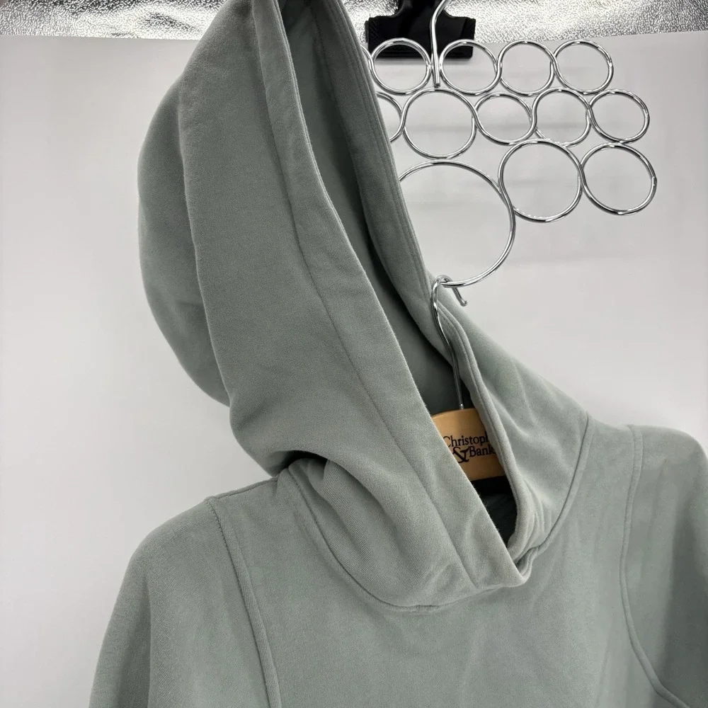 lululemon athletica chest 21